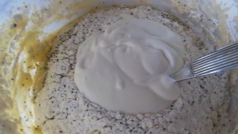 маковый кекс с мягкими карамельными апельсинами