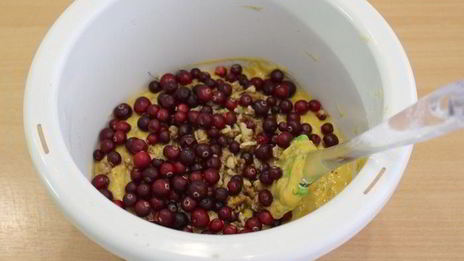 тыквенный кекс с клюквой и грецким орехом