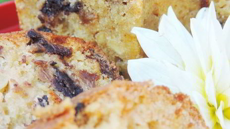 яблочный кекс с шоколадом и изюмом восхитительный