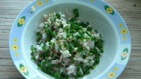 багет с салом и зеленым луком