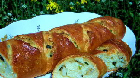 багет с салом и зеленым луком