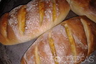 Батон с сыром и чесноком