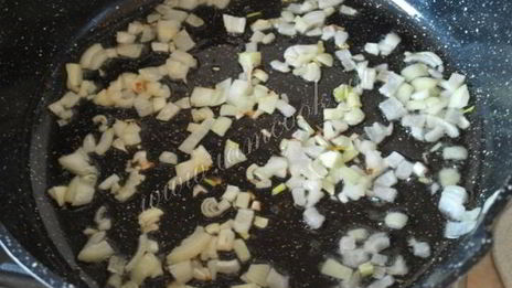 хлеб с паприкой и луком в хлебопечке