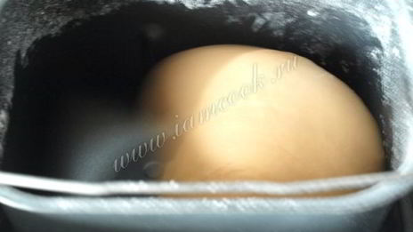 хлеб с паприкой и луком в хлебопечке