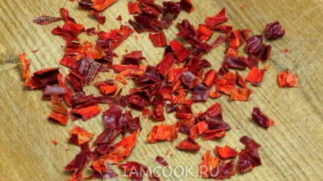 хлеб с перцем чили, укропом и чесноком