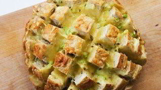 Хлеб с сыром в духовке