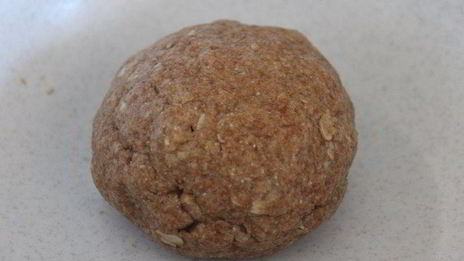 мини-галеты из цельнозерновой муки с лесными грибами