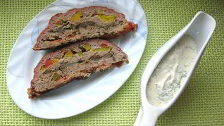 Мясной хлеб с овощами