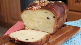 Сладкий хлеб с изюмом