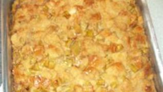 Запеканка из хлеба с ревенем