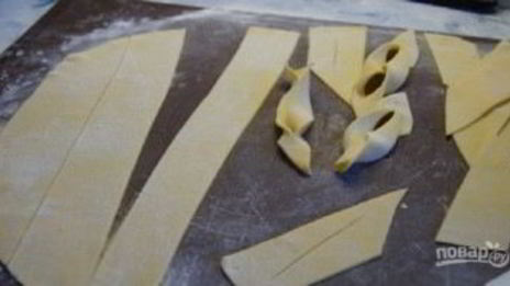 хворост на желтках