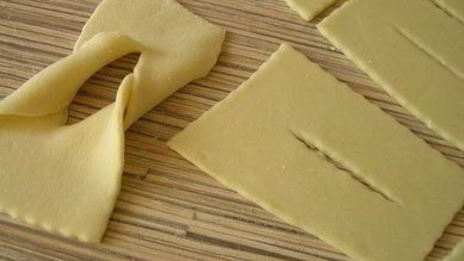 хворост с кукурузной мукой