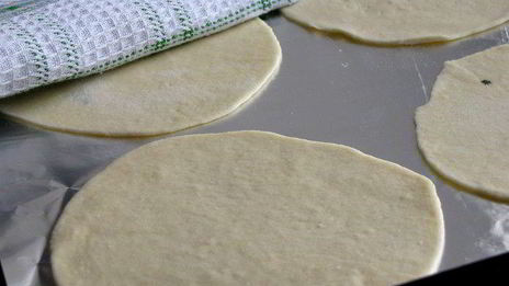 аджарские лепешки с бараниной