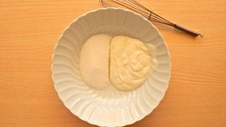 фокачча с грушей, шоколадом и орехами