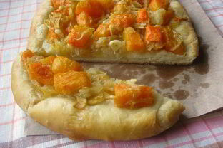 Фокачча с тыквой, чесноком и луком