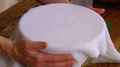 фокачча с вялеными помидорами и базиликом