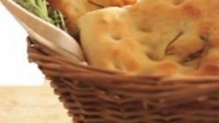 Итальянская фокачча с розмарином