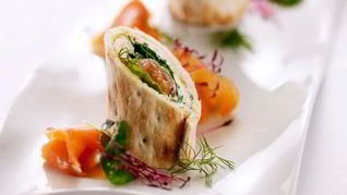 Копченая норвежская семга в лепешке