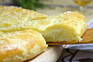 Лепешка из творожного теста с сыром