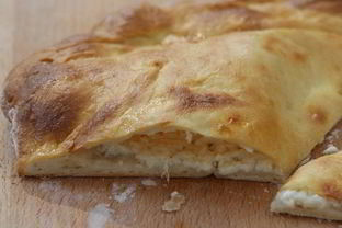 Лепешка с моцареллой, фетой и орегано