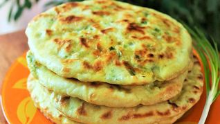 Лепешка с сыром и чесноком