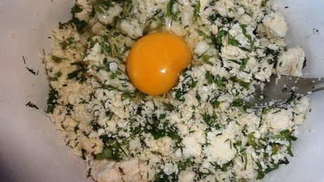 лепешки из брынзы с зеленью