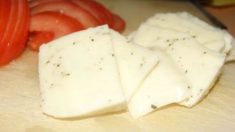 лепешки из творожного теста с помидором и моцареллой