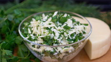 лепешки с сыром, чесноком и зеленью