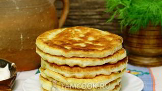 Лепешки с сыром дрожжевые