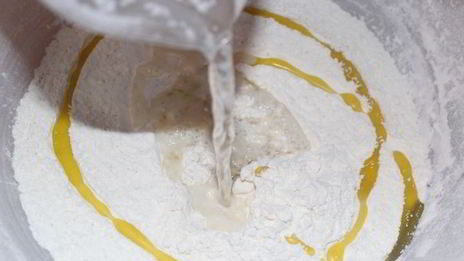 лепешки с сыром и маслинами