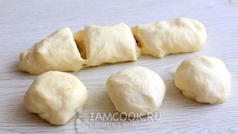 лепешки с творогом и зеленью на сковороде