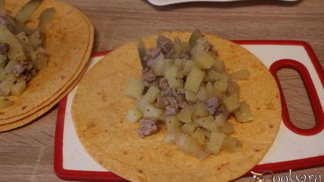 лепешки тортилья с картофелем и свининой