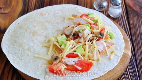 мексиканская лепешка тортилья с начинкой