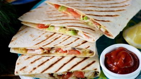 мексиканская лепешка тортилья с начинкой