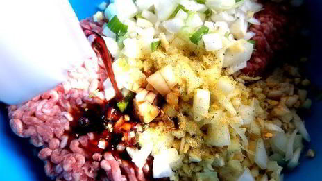 мясные лепешки на сковороде