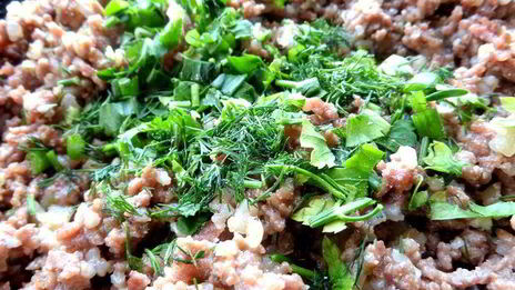 мясные лепешки на сковороде