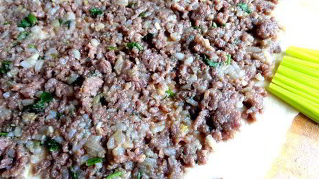 мясные лепешки на сковороде