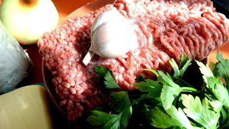 мясные лепешки на сковороде