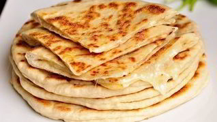 Сметанные лепешки с сыром и зеленью