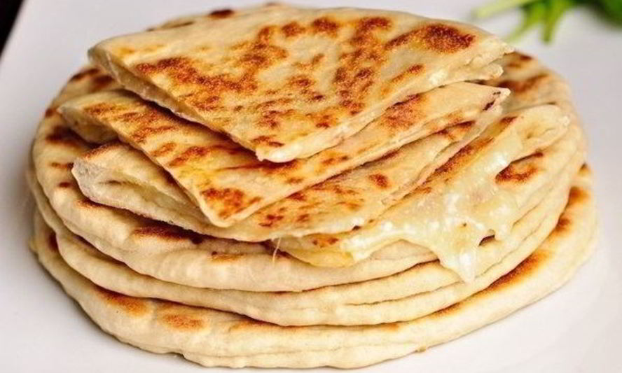 Рецепт сметанных лепешек с сыром и зеленью