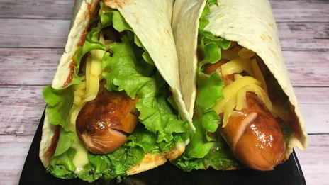 сосиски в лепешках