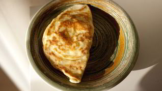 Сырная лепешка с базиликом