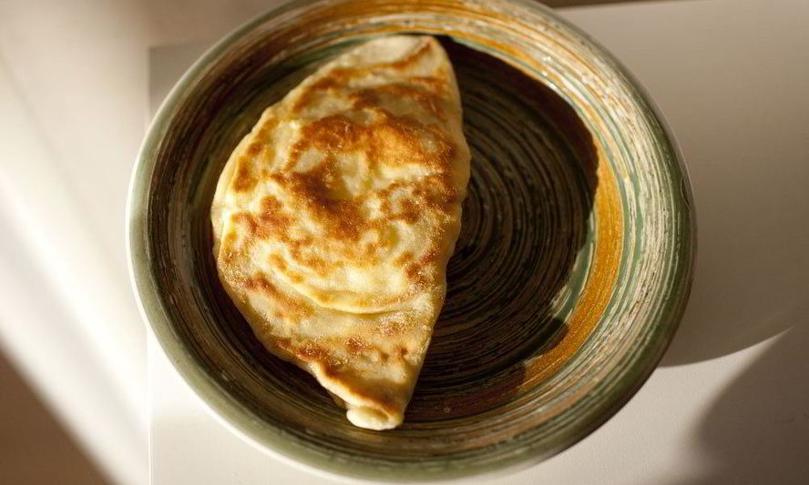 Рецепт сырной лепешки с базиликом