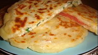 Сырные лепешки с начинкой