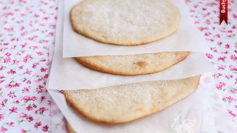 торта де асьетас, сладкие хрустящие лепешки