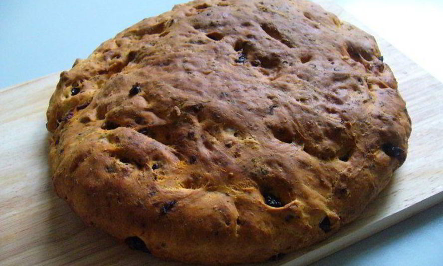 Рецепт воздушной фокаччи с томатами и оливками