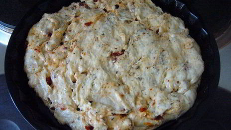 воздушная фокачча с томатами и оливками