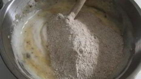 банановые маффины с финиками и семечками