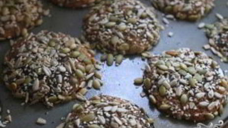 банановые маффины с финиками и семечками