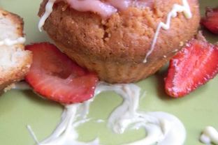 Маффины с клубникой и белым шоколадом